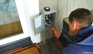 Electrician wiring 240V GFCI Disconnect